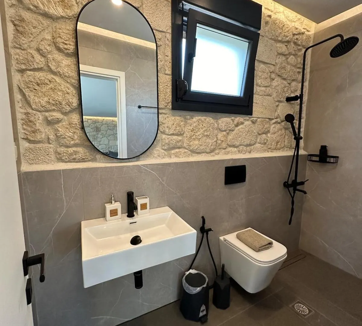 Exclusive New Villa With Private Pool - 4Br Néa Fókaia